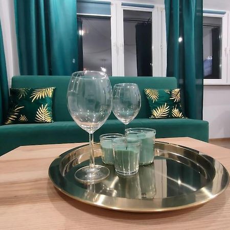 Apartament Szmaragdowy Centrum Appartement Warschau Buitenkant foto